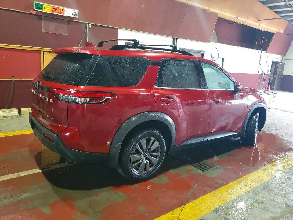 2022 NISSAN PATHFINDER SV  