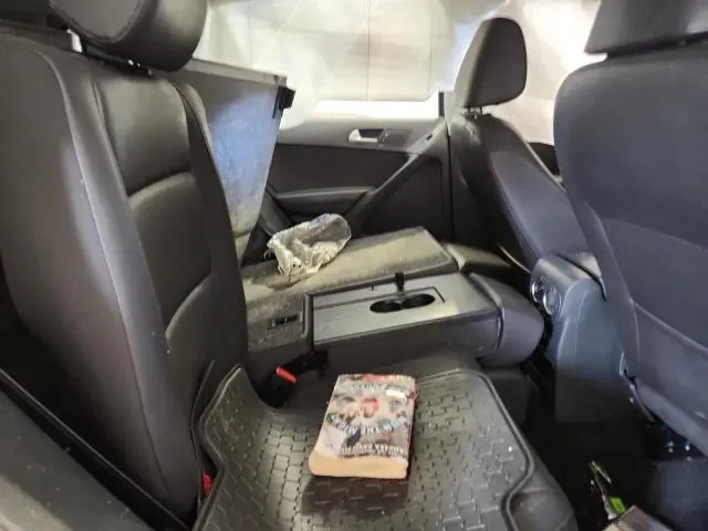 2016 VOLKSWAGEN TIGUAN S  