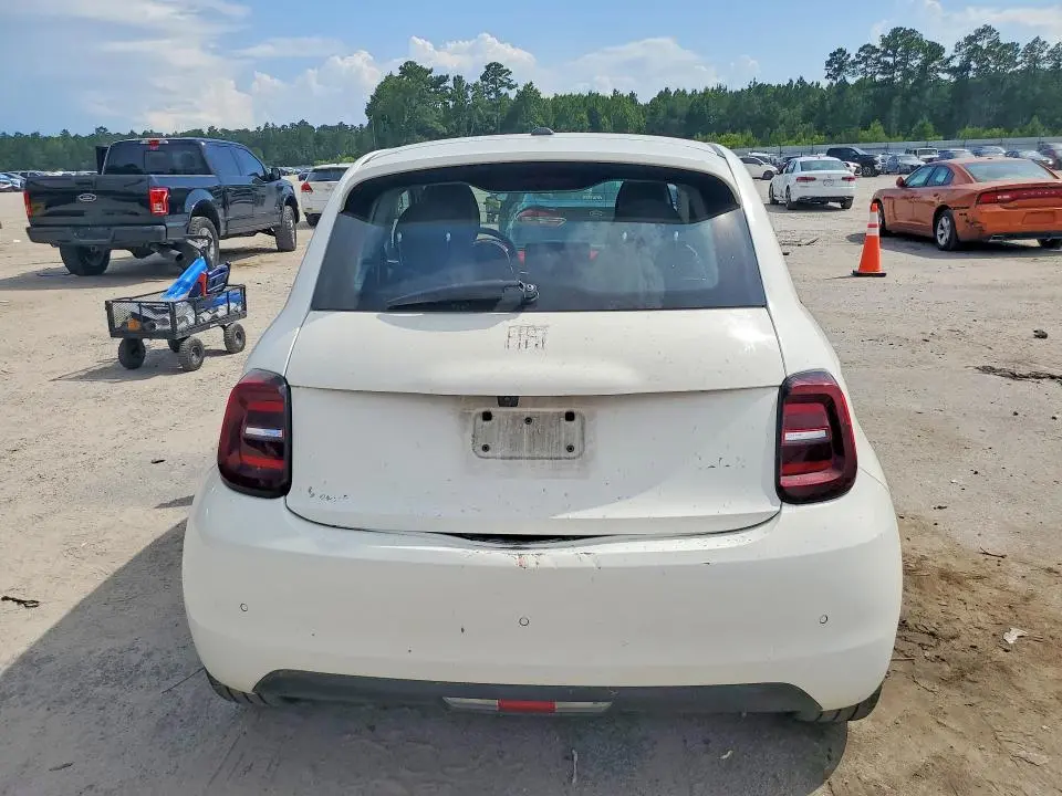2024 FIAT 500 E RED  
