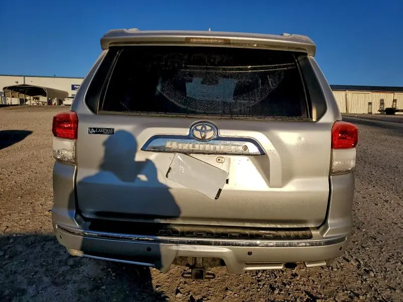 2010 TOYOTA 4RUNNER SR5  