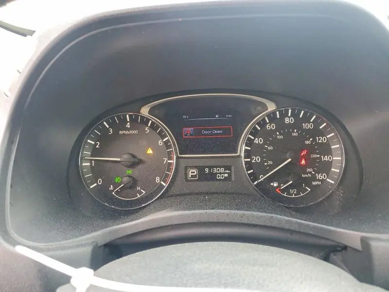 2015 NISSAN PATHFINDER SV  