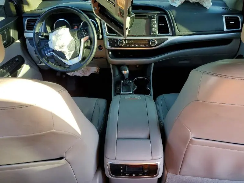 2015 TOYOTA HIGHLANDER XLE  