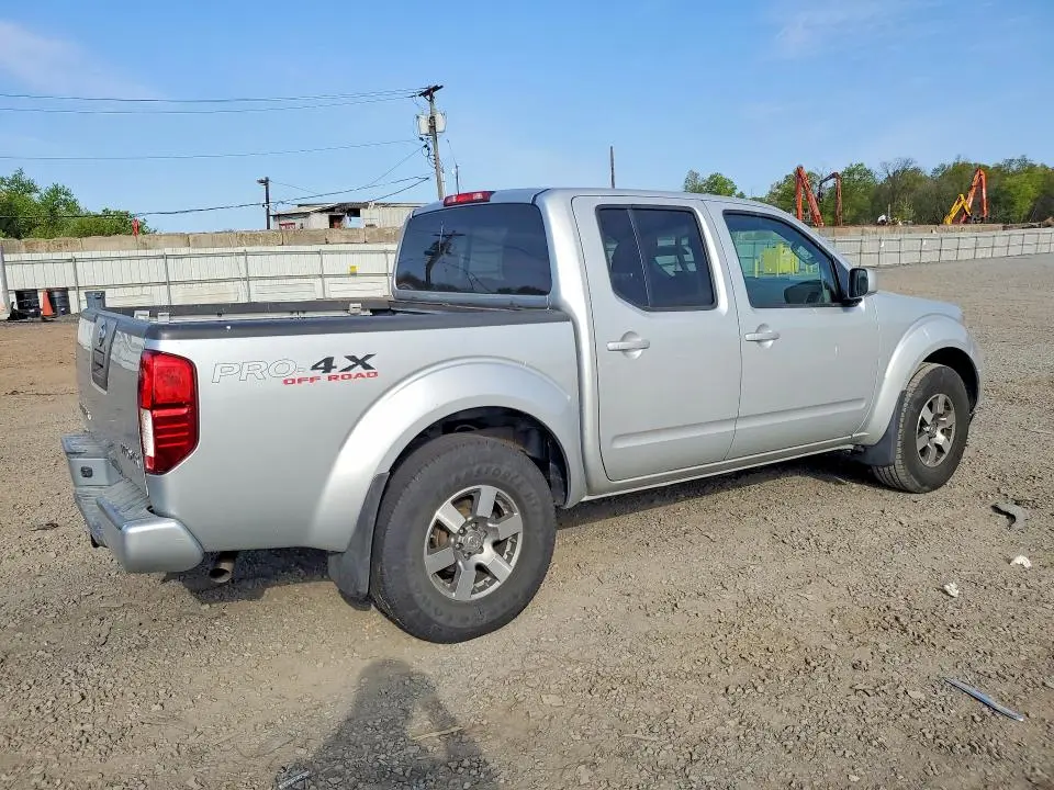 2012 NISSAN FRONTIER S  