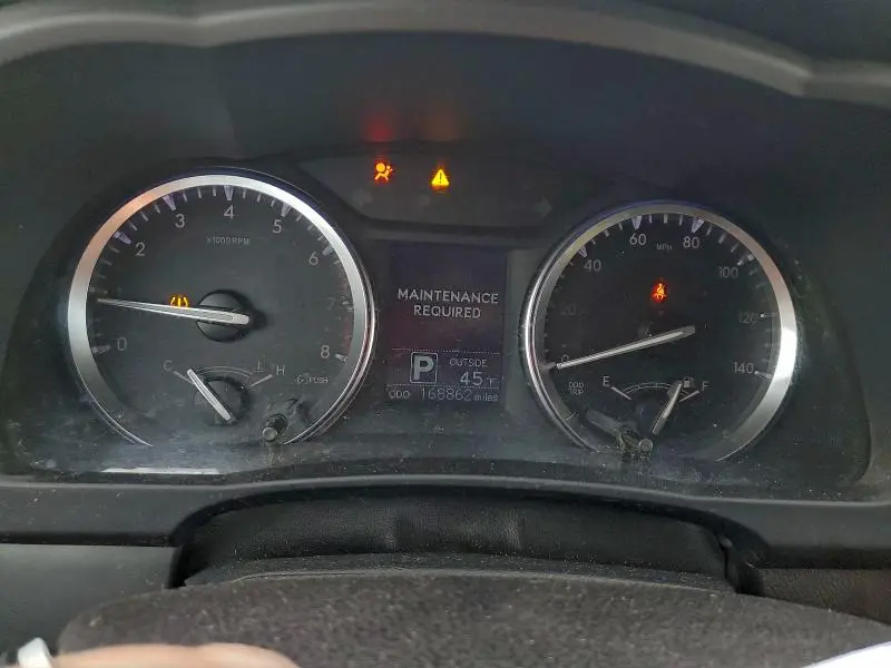 2016 TOYOTA HIGHLANDER LE  