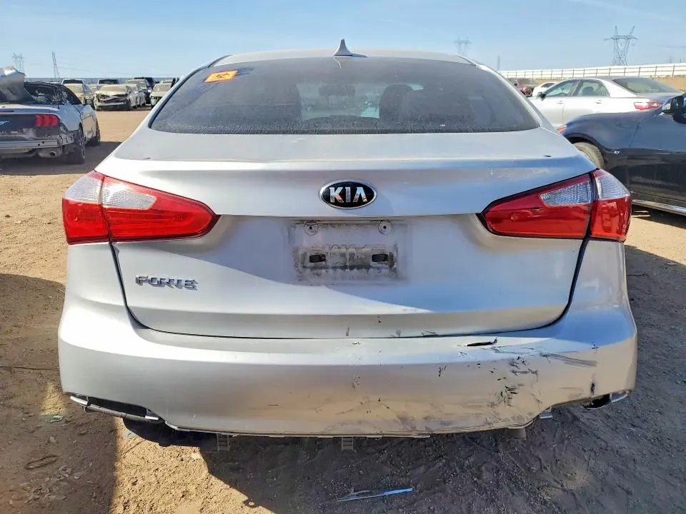2016 KIA FORTE LX  