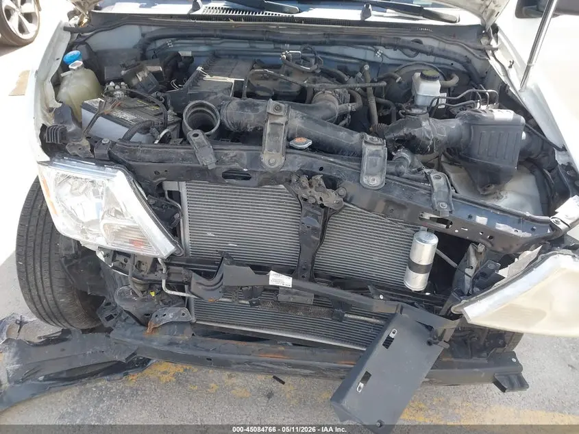 2013 NISSAN FRONTIER S