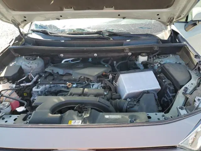 2021 TOYOTA RAV4 XLE  