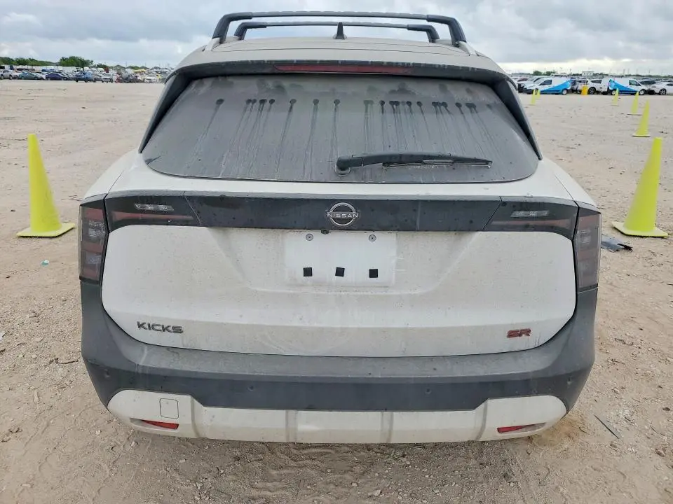 2025 NISSAN KICKS S  