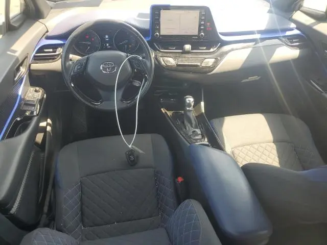 2021 TOYOTA C-HR XLE  