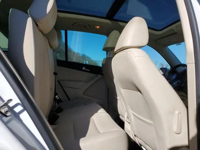 2013 VOLKSWAGEN TIGUAN S  