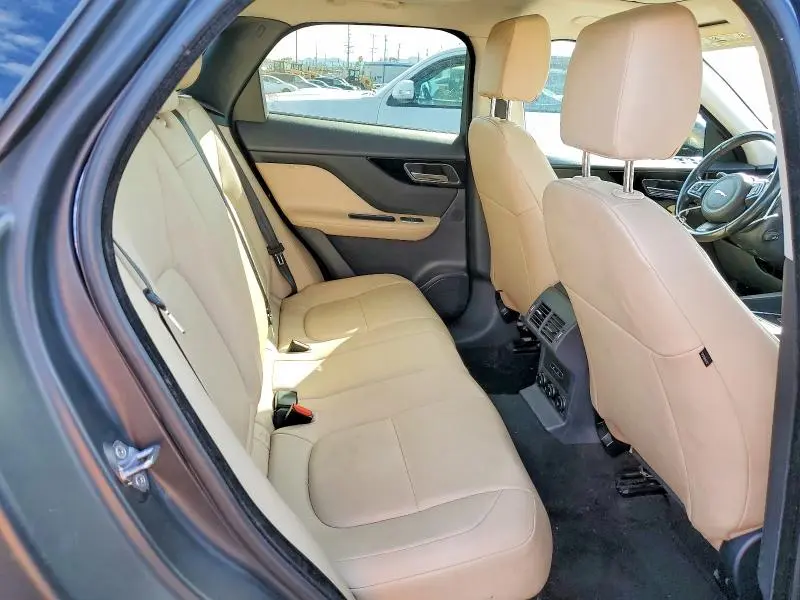 2018 JAGUAR F-PACE PREMIUM  