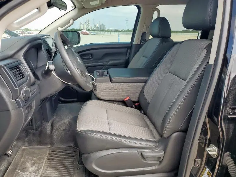 2021 NISSAN TITAN S  
