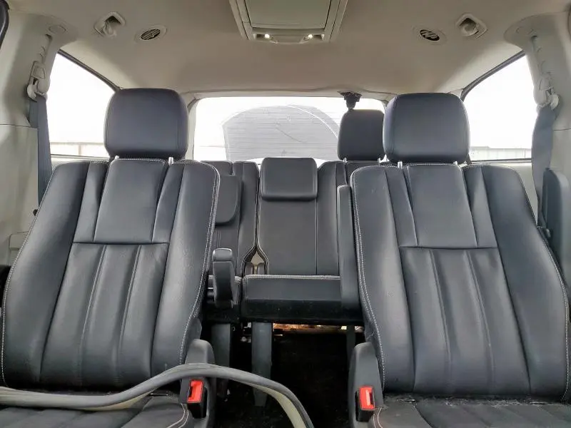 2015 CHRYSLER TOWN & COUNTRY LX  