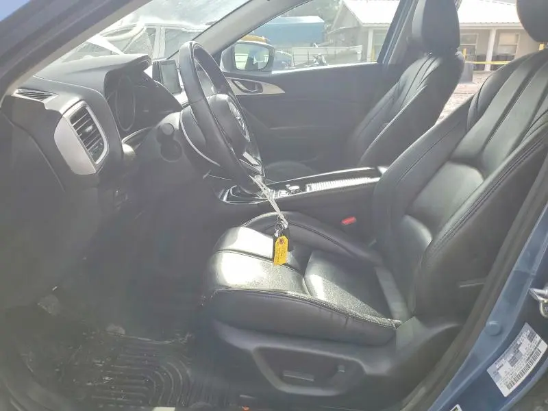 2018 MAZDA 3 TOURING  