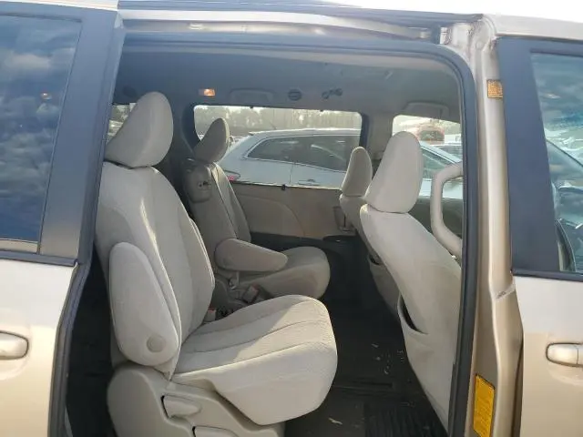 2012 TOYOTA SIENNA LE  