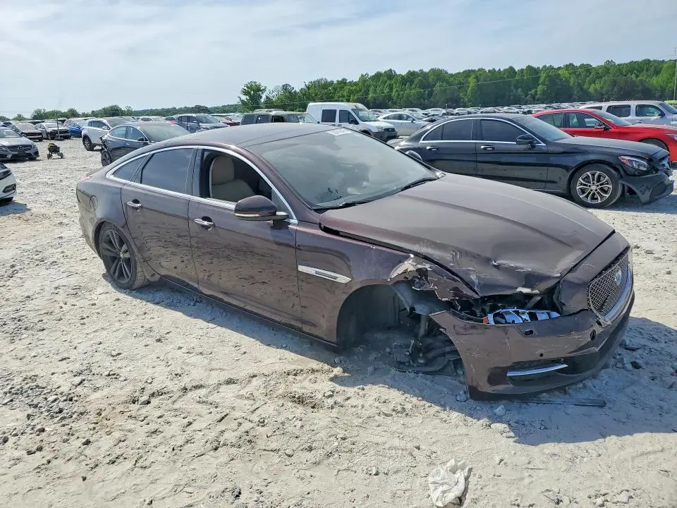 2015 JAGUAR XJ   