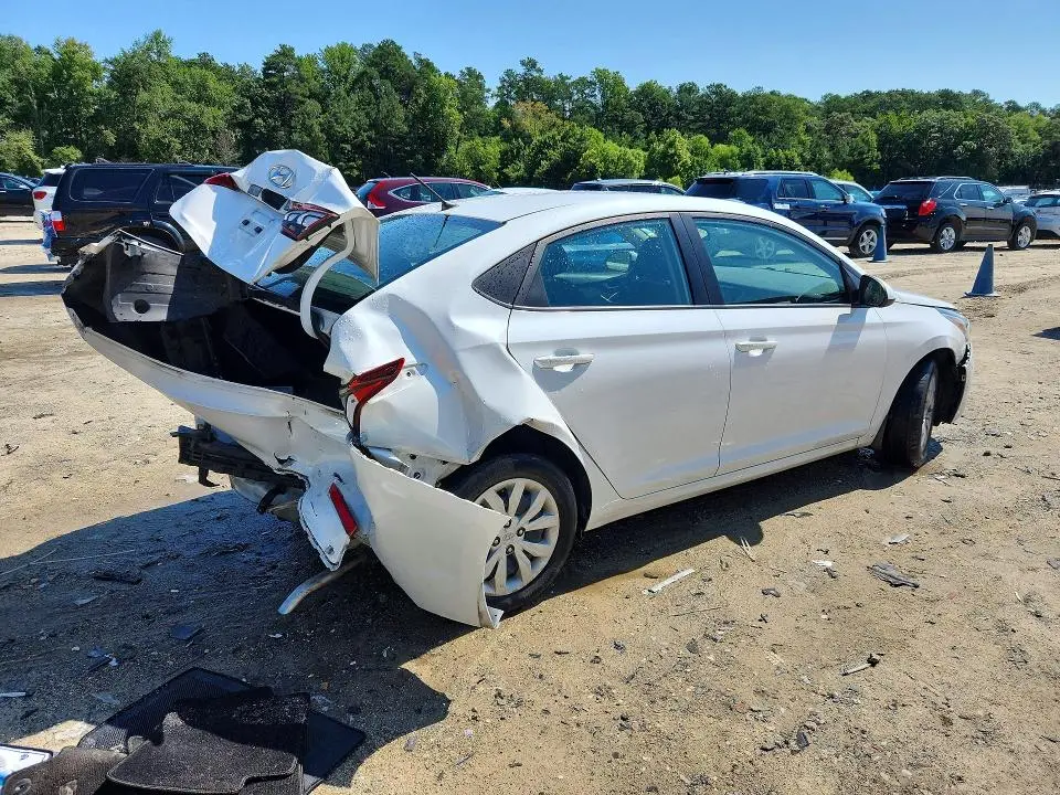 2022 HYUNDAI ACCENT SE  