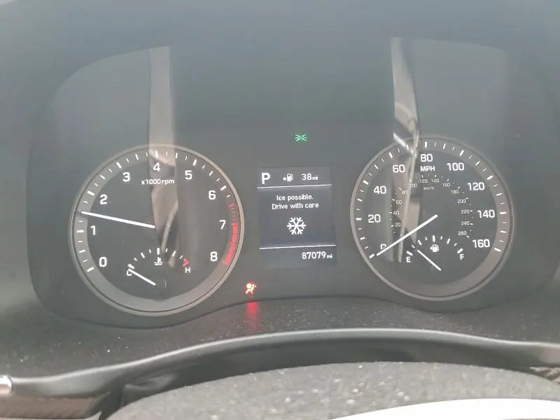 2020 HYUNDAI TUCSON SE  