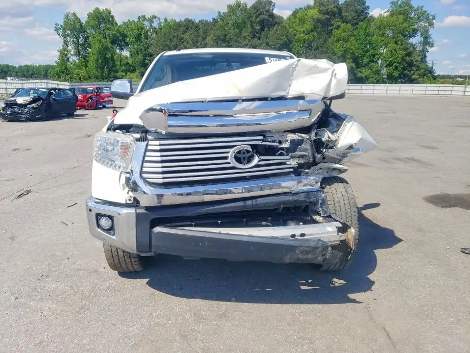 2017 TOYOTA TUNDRA CREWMAX LIMITED  