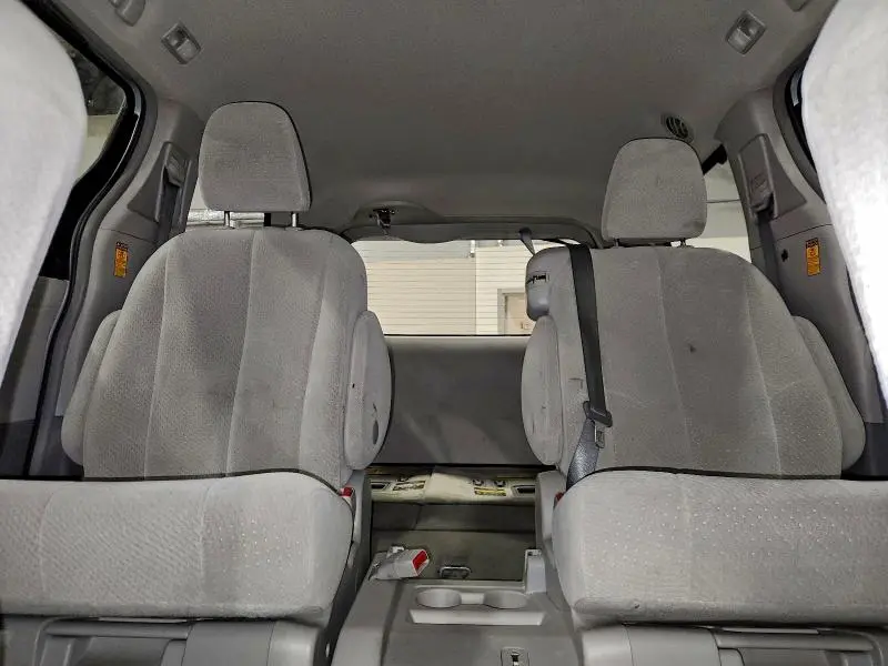 2014 TOYOTA SIENNA LE  