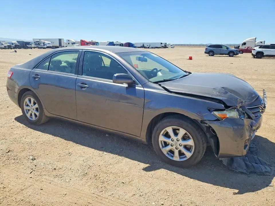 2011 TOYOTA CAMRY LE V6  