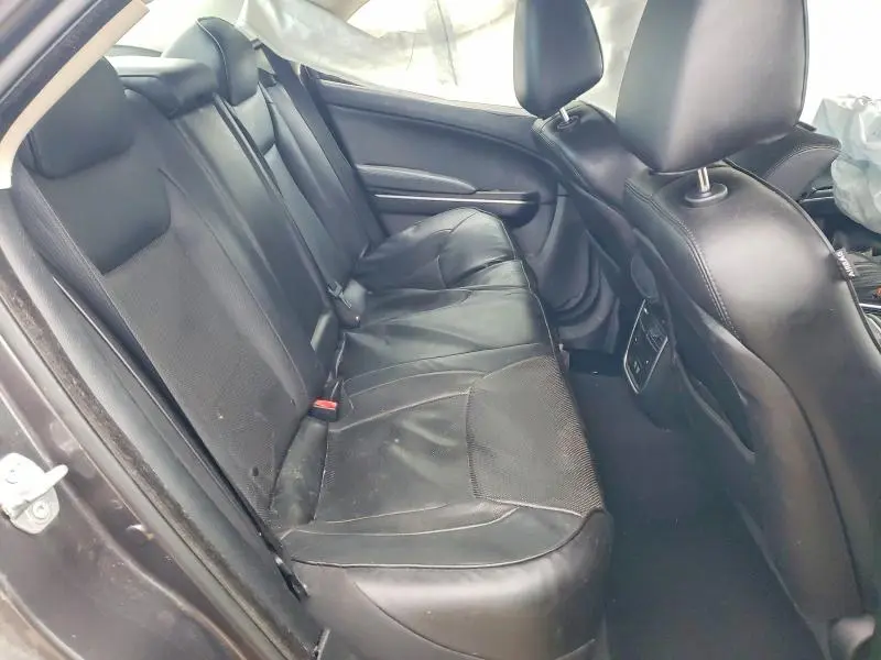 2019 CHRYSLER 300 LIMITED  