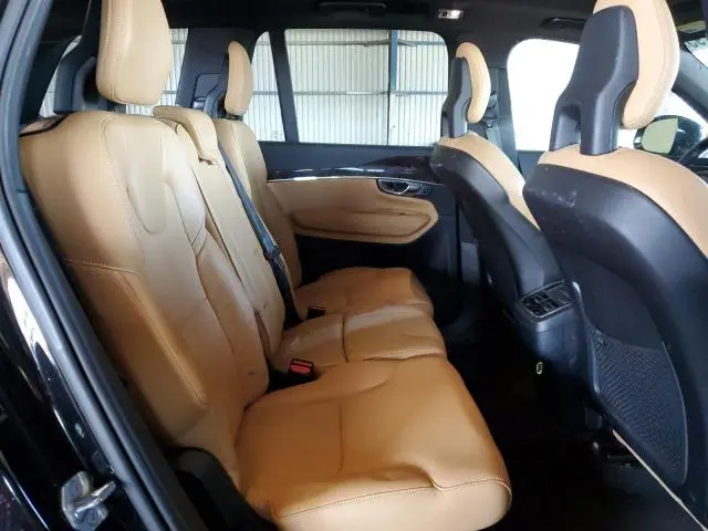 2017 VOLVO XC90 T6  