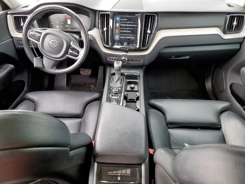 2018 VOLVO XC60 T6  