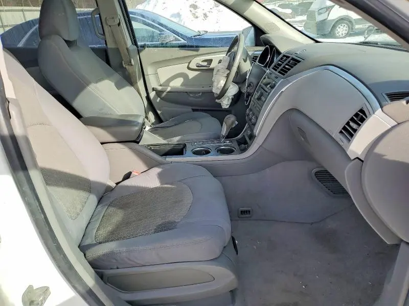 2011 CHEVROLET TRAVERSE LT  