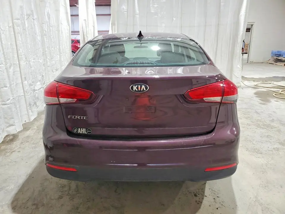 2017 KIA FORTE LX  