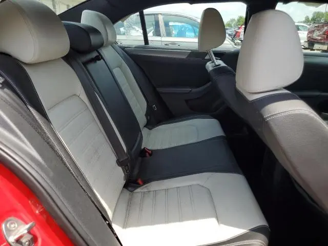2016 VOLKSWAGEN JETTA SPORT  