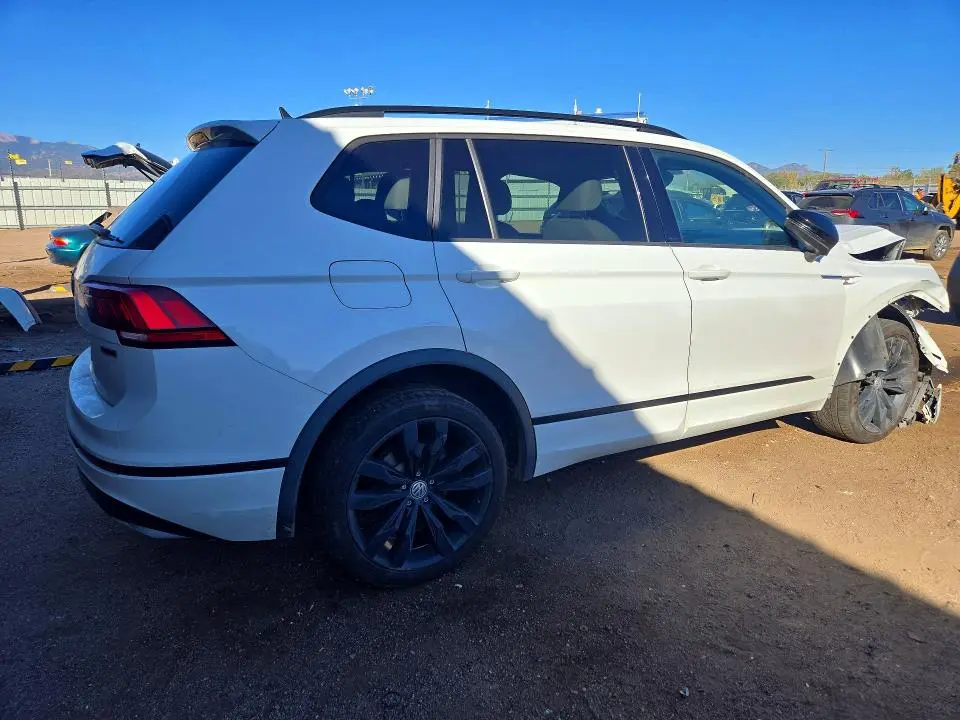 2021 VOLKSWAGEN TIGUAN SE  
