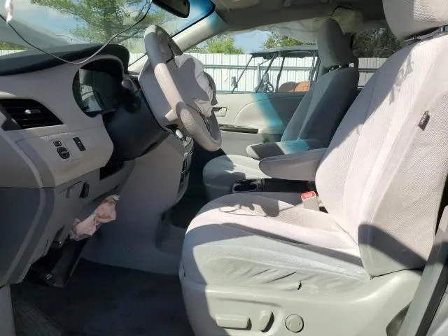 2011 TOYOTA SIENNA LE  