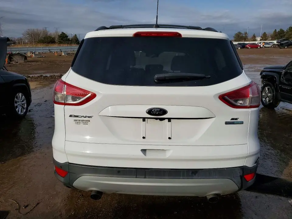 2016 FORD ESCAPE SE  