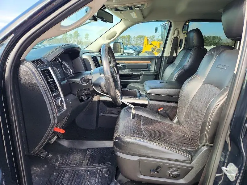 2015 RAM 1500 LARAMIE  