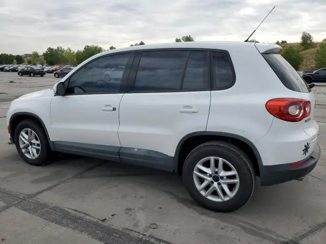2011 VOLKSWAGEN TIGUAN S  