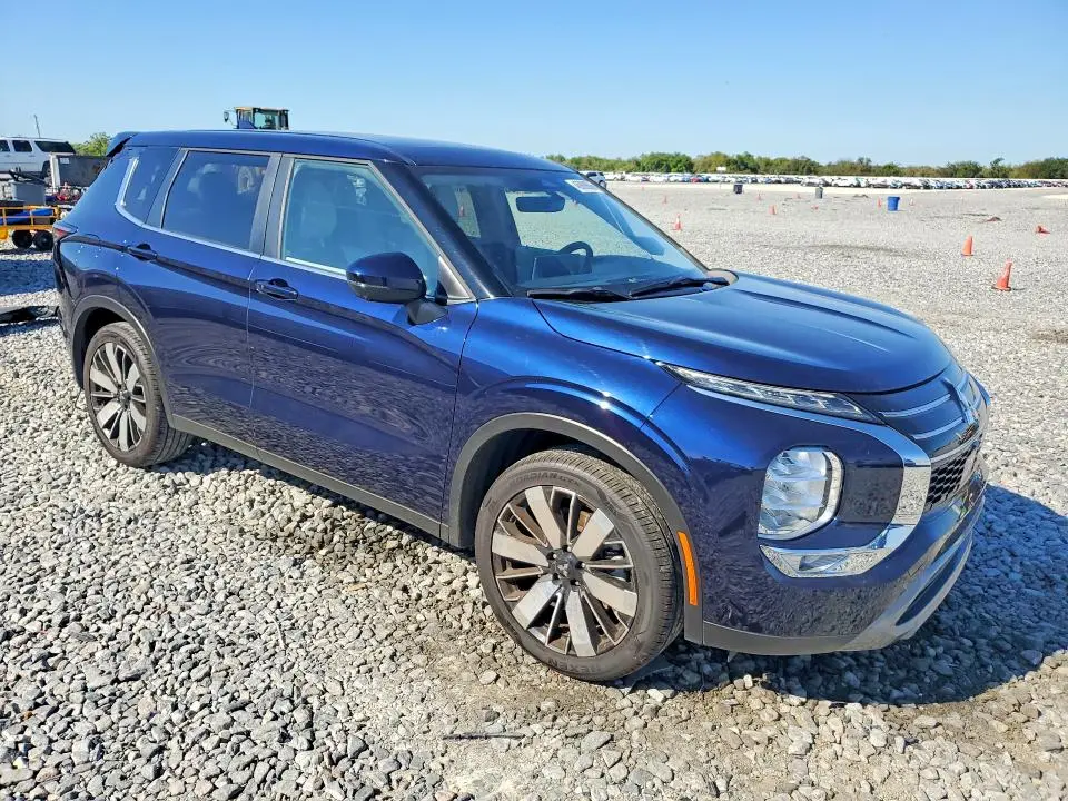 2025 MITSUBISHI OUTLANDER SE  