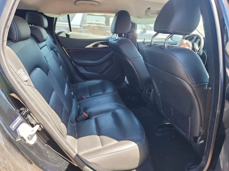2017 INFINITI QX30 PREMIUM  