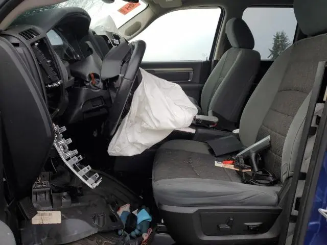 2016 RAM 1500 SLT  
