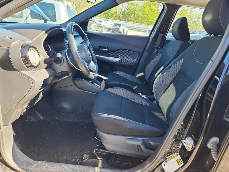 2019 NISSAN KICKS SV  