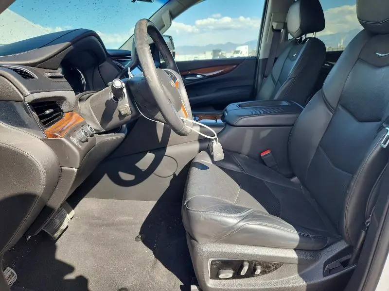2017 CADILLAC ESCALADE LUXURY  