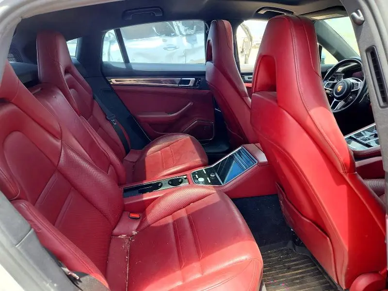2018 PORSCHE PANAMERA 4S  
