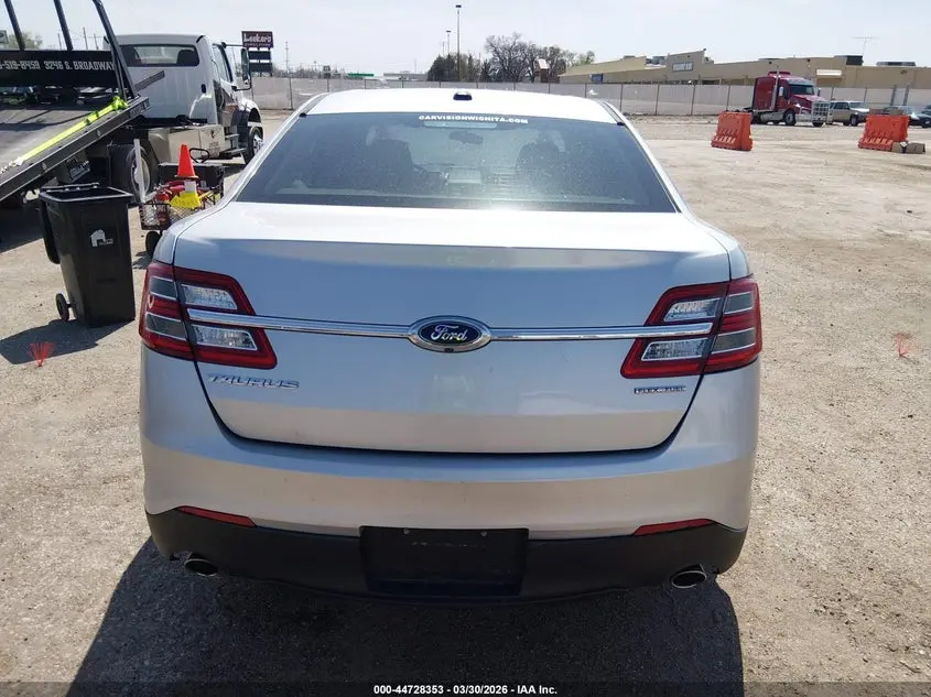 2018 FORD TAURUS SE