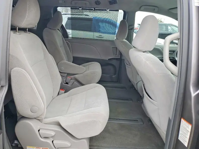 2017 TOYOTA SIENNA LE 7-PASSENGER  