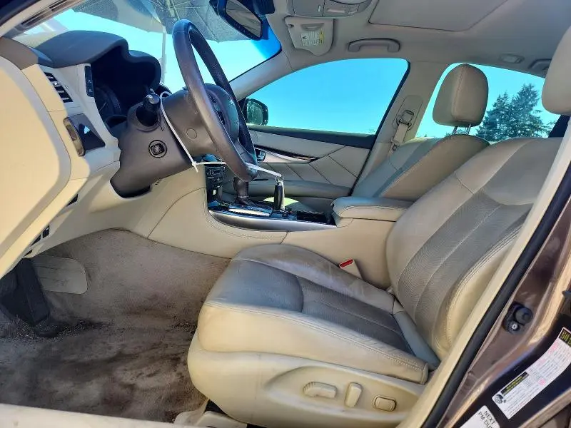 2018 INFINITI Q70 3.7 LUXE  