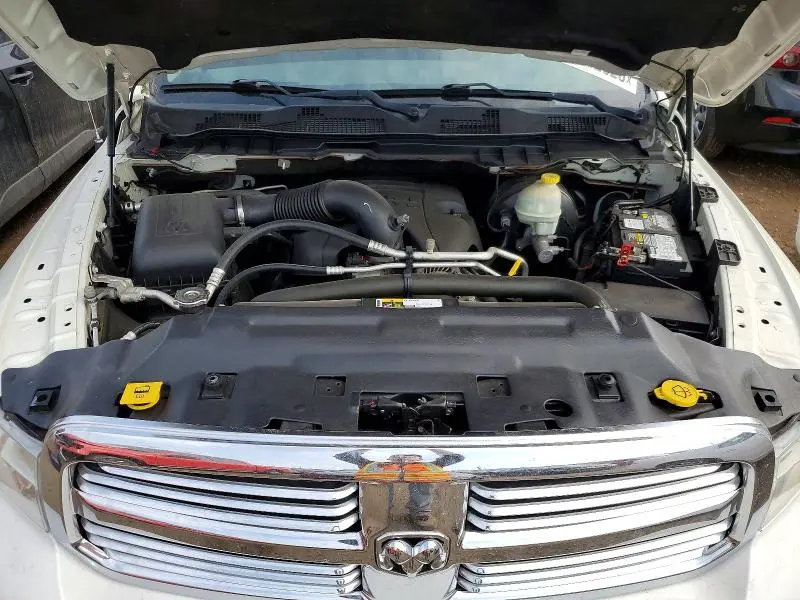2016 RAM 1500 SLT  