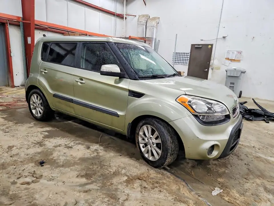 2013 KIA SOUL +  
