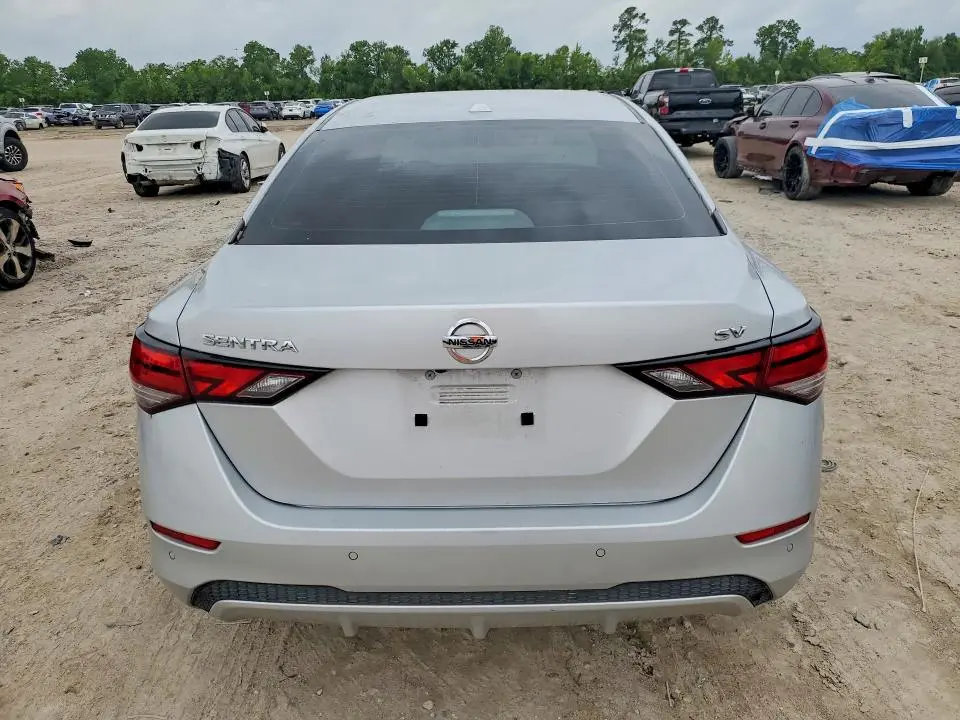 2022 NISSAN SENTRA SV  