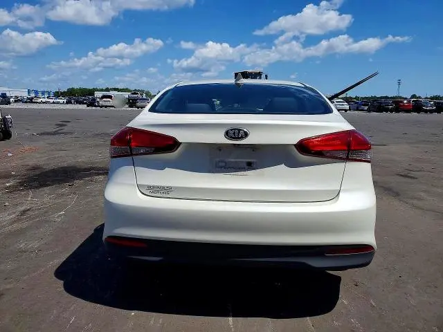 2018 KIA FORTE LX  