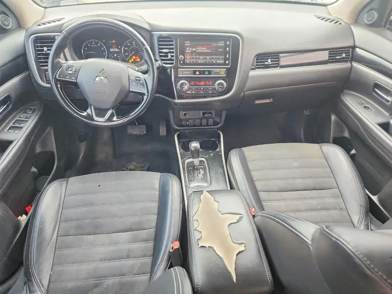 2019 MITSUBISHI OUTLANDER SE  